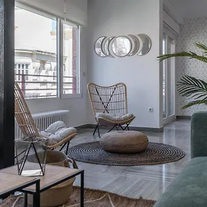 tuguest-gran-va-24-apartment.es-andalucia.com/